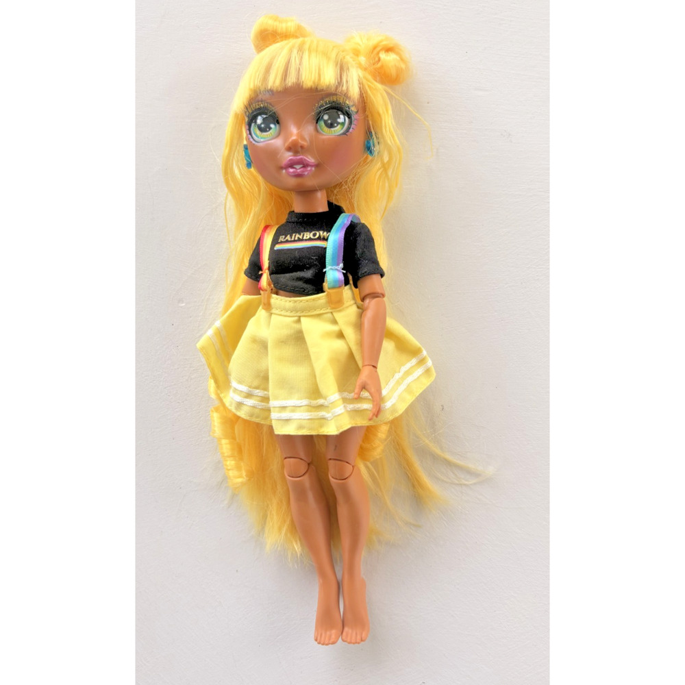 Rainbow High - Sunny Madison - Posable Yellow Hair Fashion Doll
